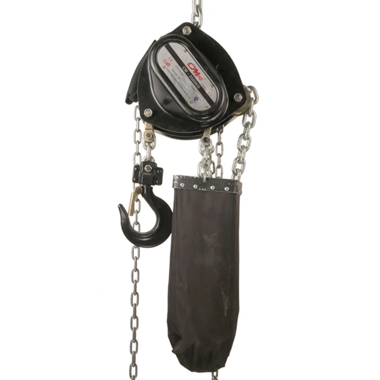 Mengangkat rantai rantai untuk panggung